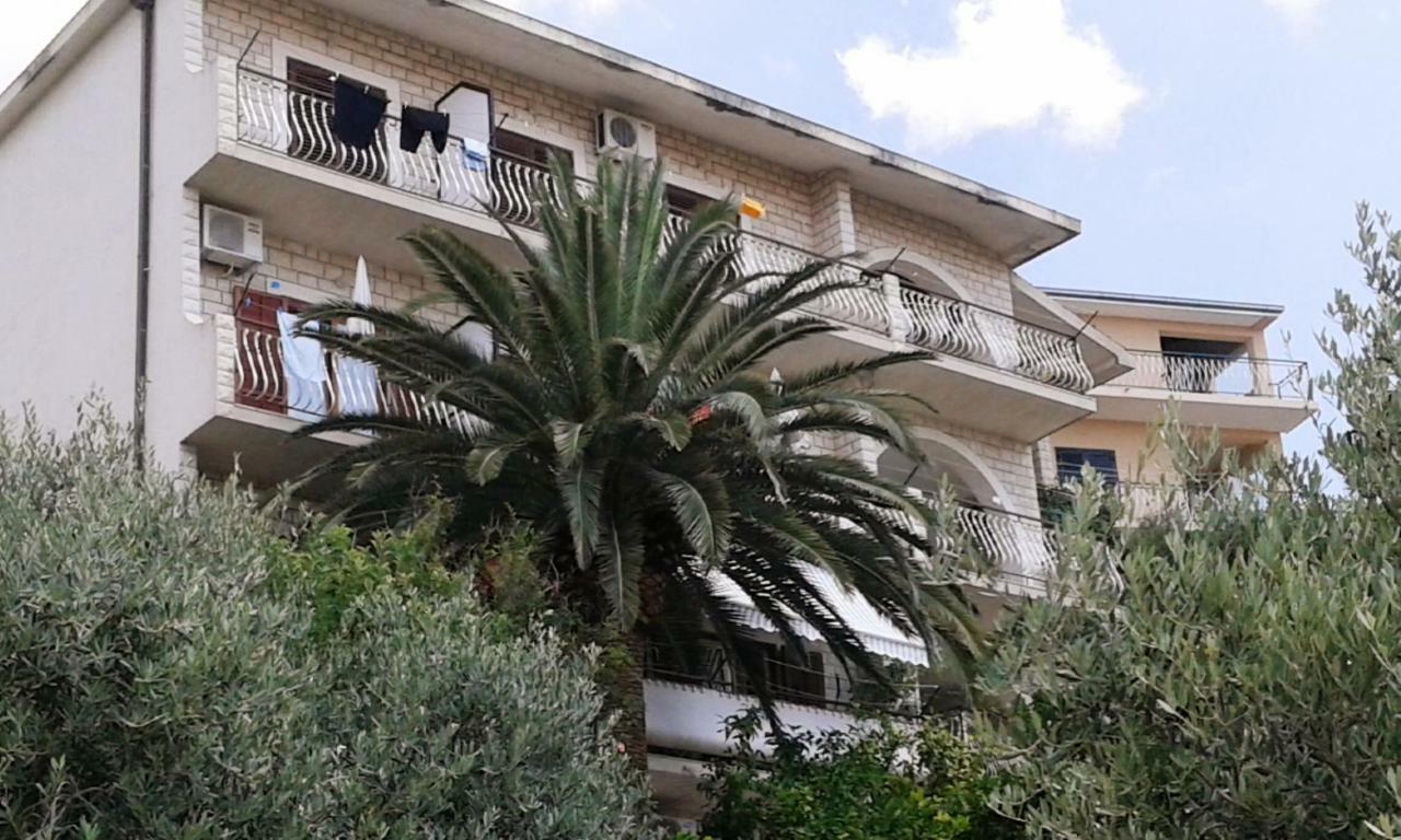 Apartment Silvia Макарска Экстерьер фото