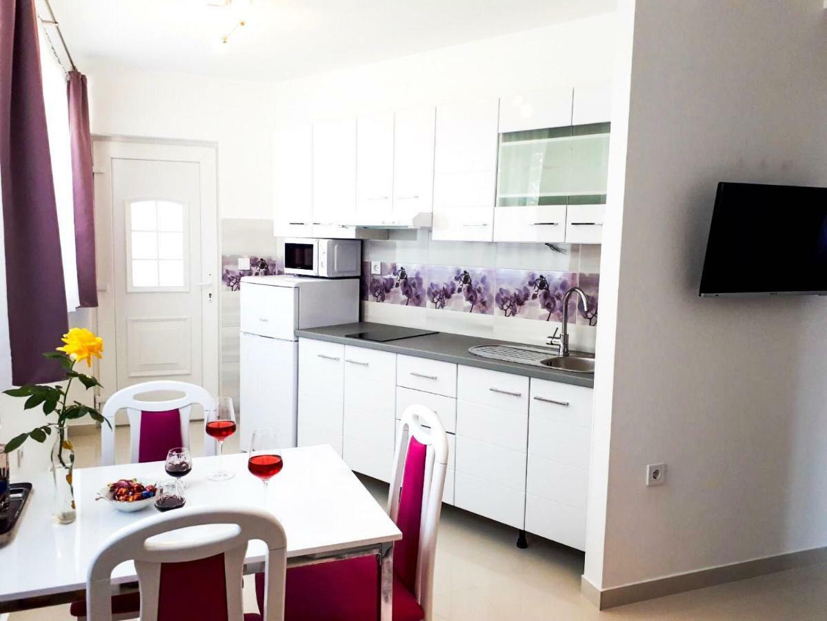 Apartment Silvia Макарска Экстерьер фото